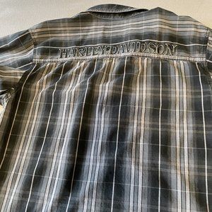 Harley Davidson XL buttoned down long sleeved